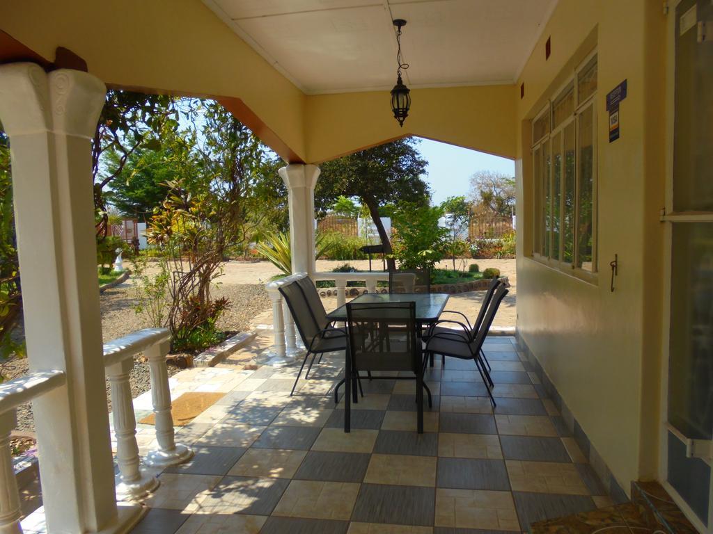 White Rose Lodge Ливингстън Екстериор снимка